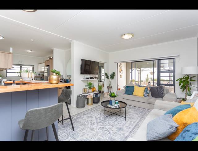 3 BEDROOM APARTMENT FOR SALE IN RICHWOOD